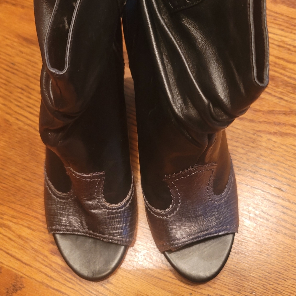 NWT BCBG Black Silver Pewter Genuine Leather Open Peep Toe Cowboy Boots Size 8